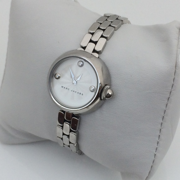 Marc Jacobs Accessories - Marc Jacobs Women Watch Silver Tone 5ATM MJ 3456